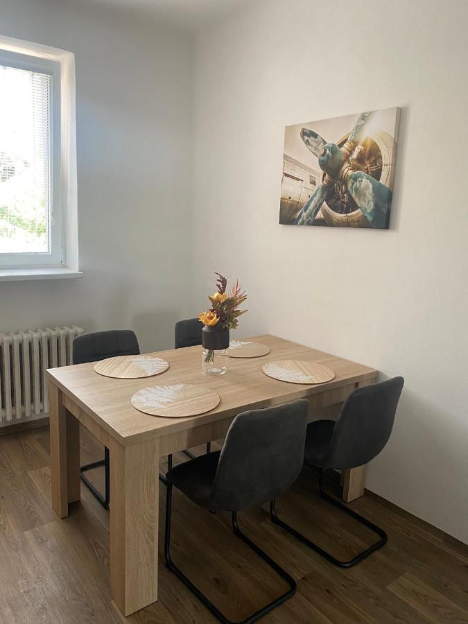 Cerna Ruze - 3 Apartment *