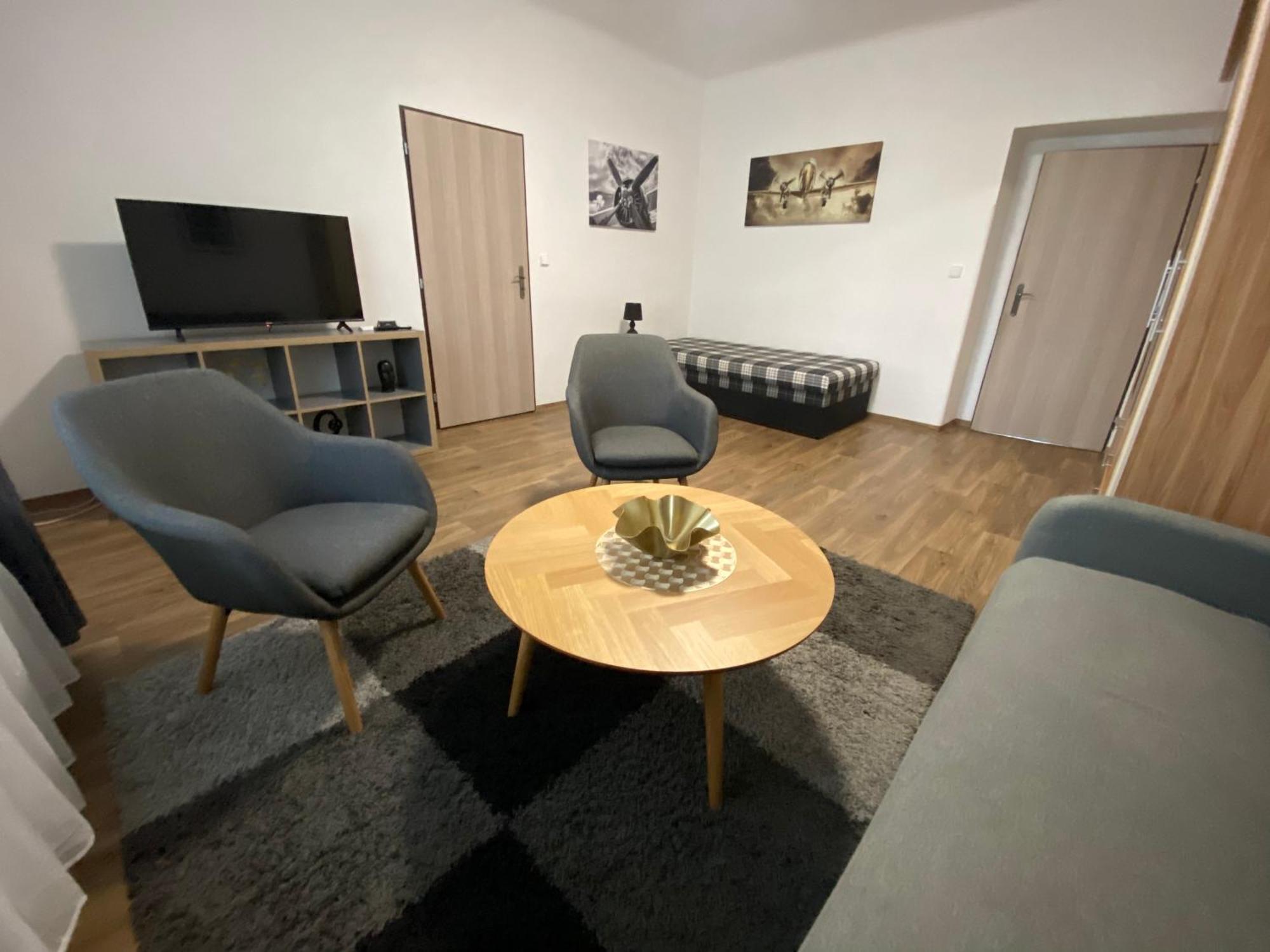 Cerna Ruze - 3 Plzen